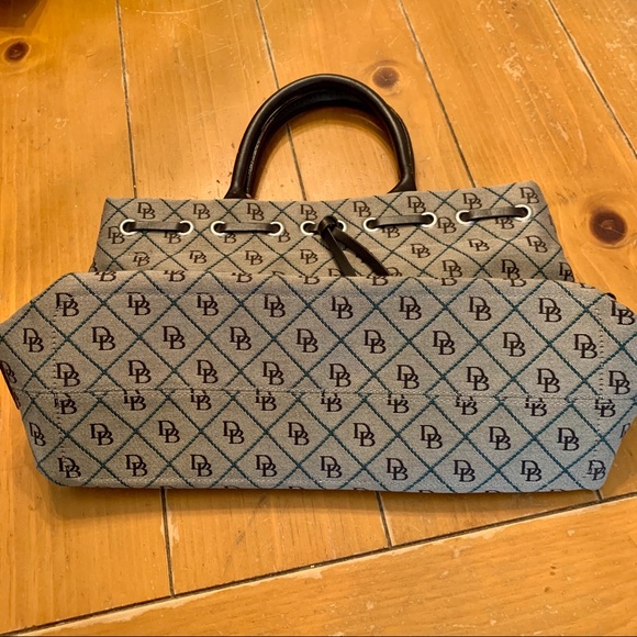 Dooney & Bourke signature shoulder bag - Picture 3 of 4